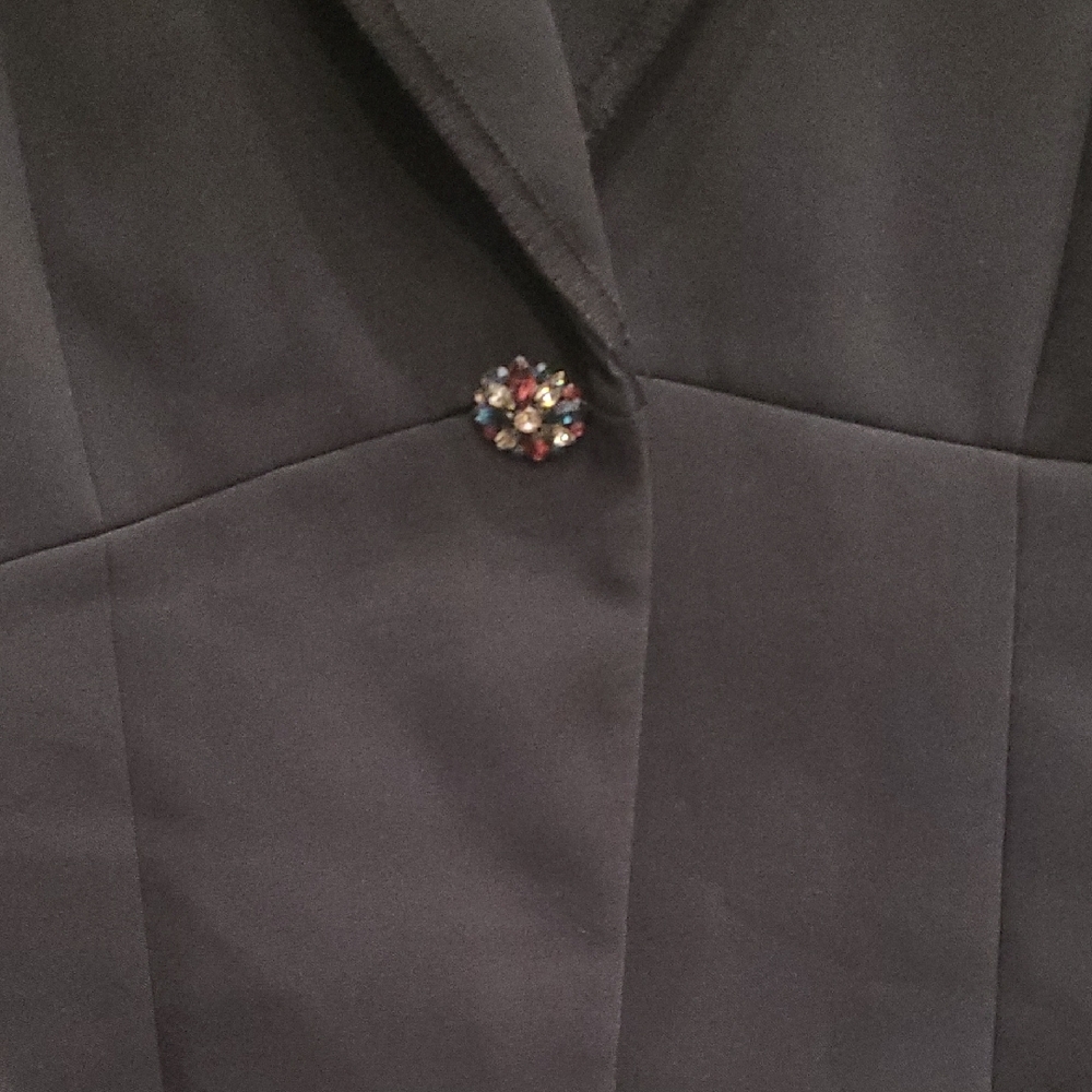 Tahari Elegant Black Blazer with Paisley Lining - Picture 3 of 4